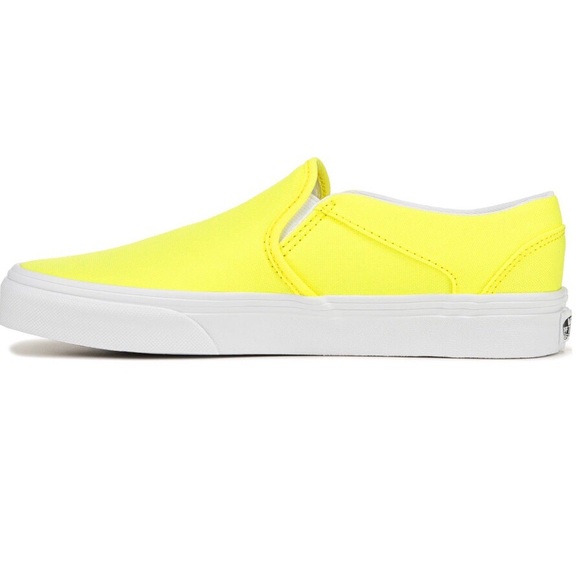 Vans Off The Wall Women's Asher Slip On Sneaker - Picture 3 of 5